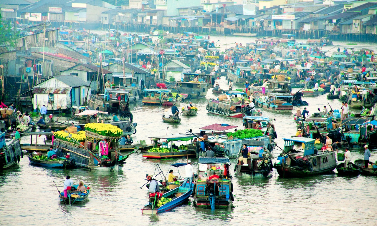 Cai Rang Floating Market And Mekong Delta