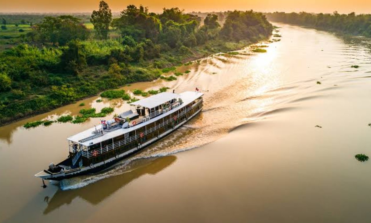 Mekong River Upstream Cruise - 12 Days