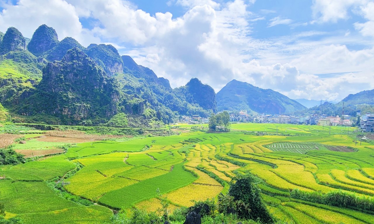 Vietnam from the Mountain to the Sea